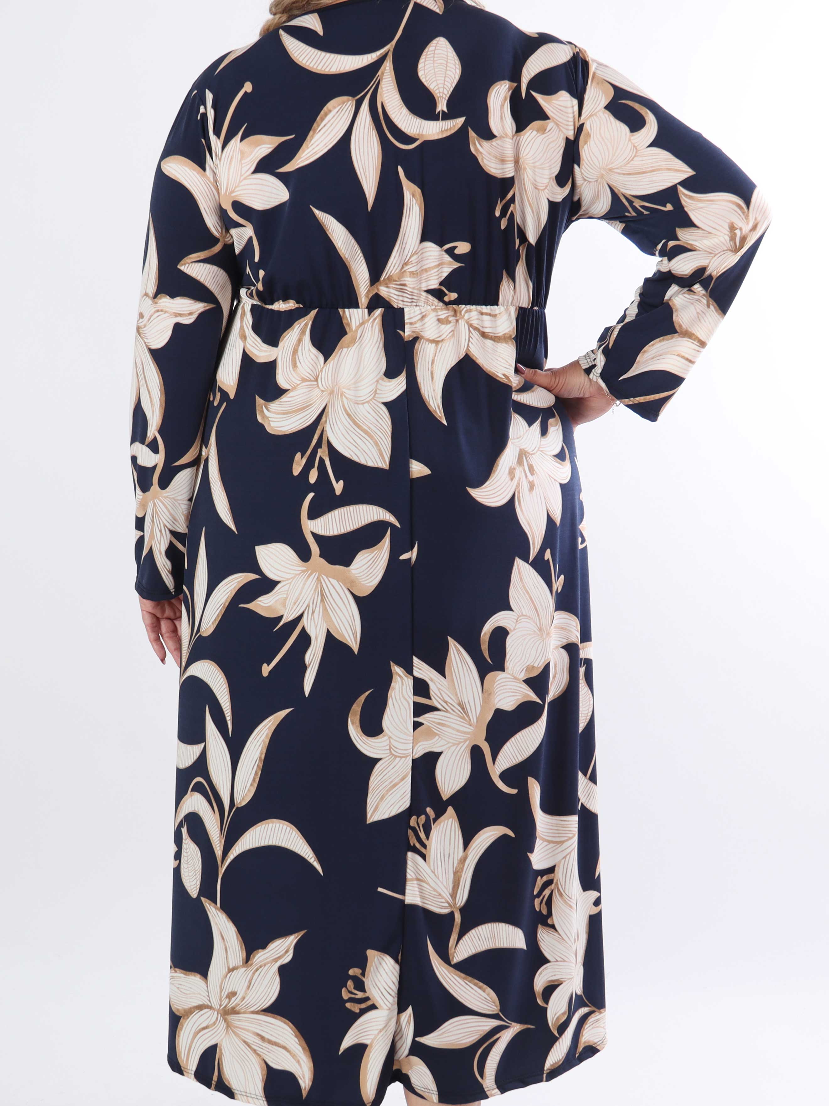 Nelly Flower - Elastisk klänning i plusstorlek med liljor